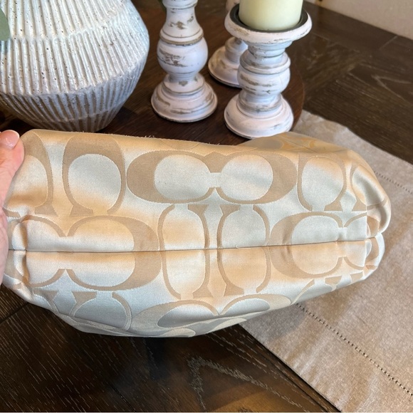 Coach Poppy Signature C Bag - Picture 11 of 11